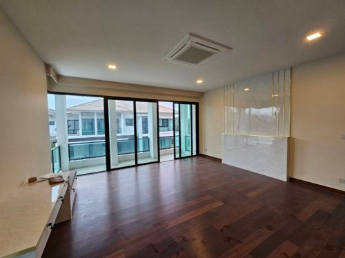 House in Casalunar Mesto for Sale Chonburi Baht 16.7M