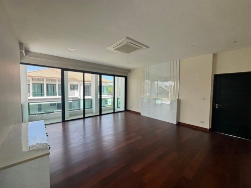 House in Casalunar Mesto for Sale Chonburi Baht 16.7M